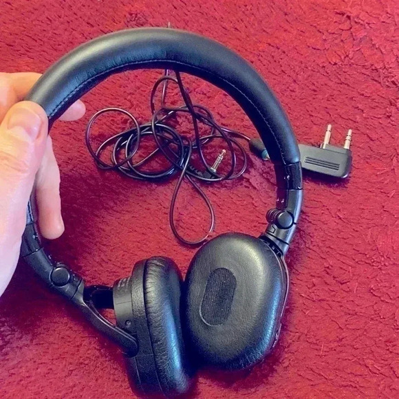 SONY  DIGITAL NEW EXPENSIVE HEADPHONES 🎧 FOR LAPTOPS 👩‍💻 NOISE-CANCELLING - Picture 6 of 11